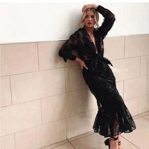 Sandra Mansour H&M Embroided Organza Flare Skirt blogger favorite